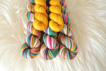 Load image into Gallery viewer, Autumble self-striping yarn