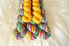 Load image into Gallery viewer, Autumble self-striping yarn
