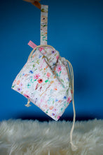 Load image into Gallery viewer, Floral Drawstring project bag
