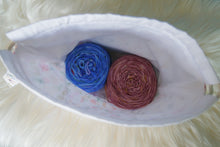 Load image into Gallery viewer, Floral Drawstring project bag
