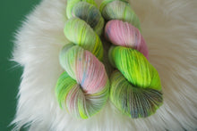 Load image into Gallery viewer, Spring Garden - Polwarth DK
