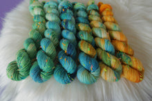 Load image into Gallery viewer, Mini skein fade set - Neon Tweed Sock
