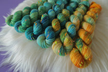 Load image into Gallery viewer, Mini skein fade set - Neon Tweed Sock

