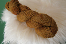 Load image into Gallery viewer, OOAK Brown - Polwarth DK
