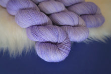 Load image into Gallery viewer, Periwinkle - Gold Sparkle Sock
