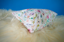 Load image into Gallery viewer, Floral Drawstring project bag
