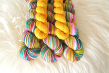 Load image into Gallery viewer, Autumble self-striping yarn
