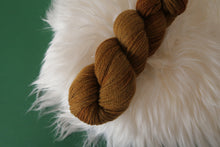 Load image into Gallery viewer, OOAK Brown - Polwarth DK
