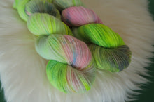 Load image into Gallery viewer, Spring Garden - Polwarth DK
